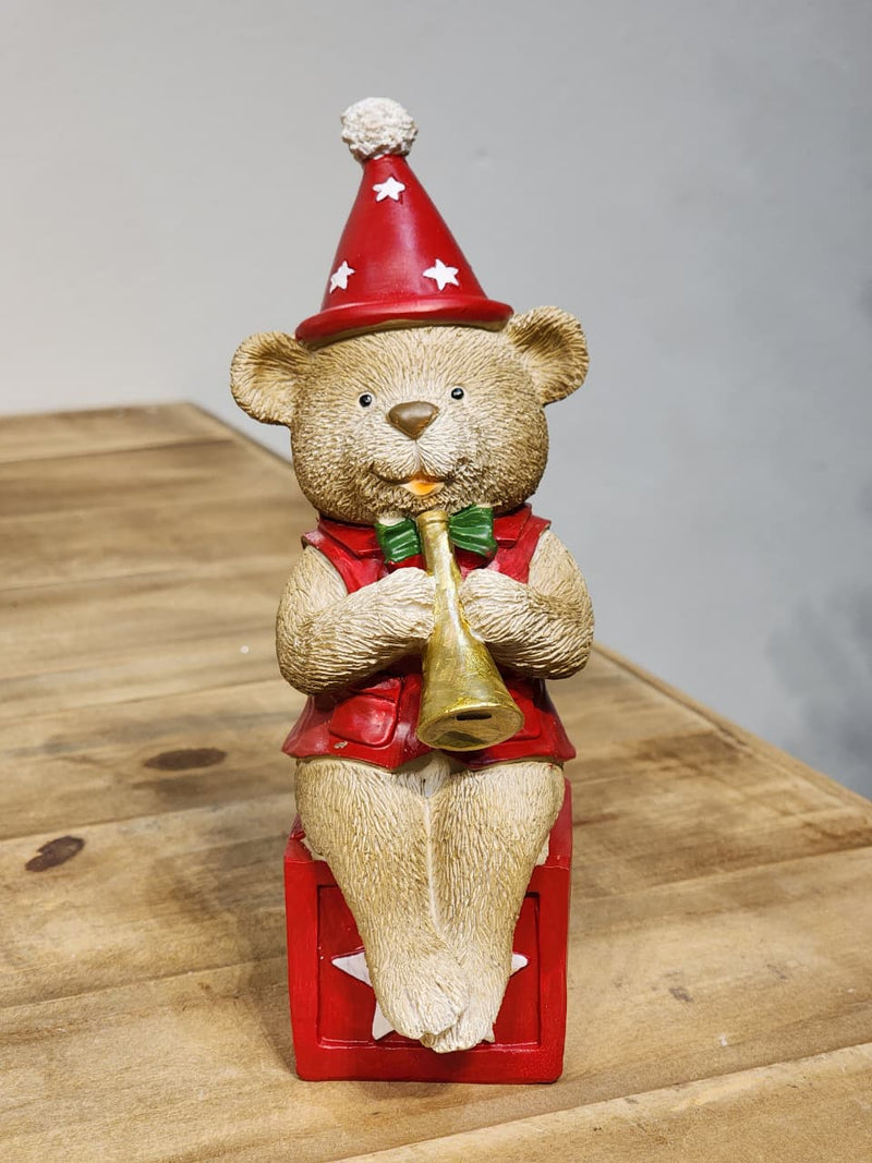 URSO EM RESINA MUSICO COM CORNETA 20CM