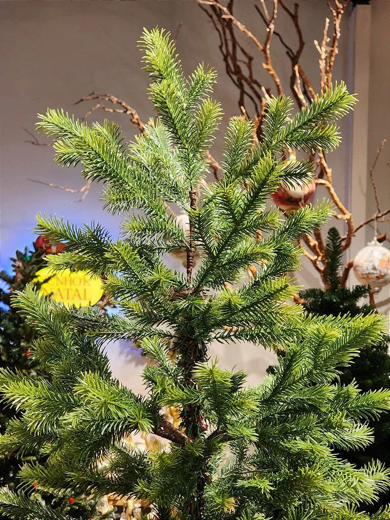 ÁRVORE PINHEIRO SUPER REALISTA DIAMOND 1.029 GALHOS 2,40CM