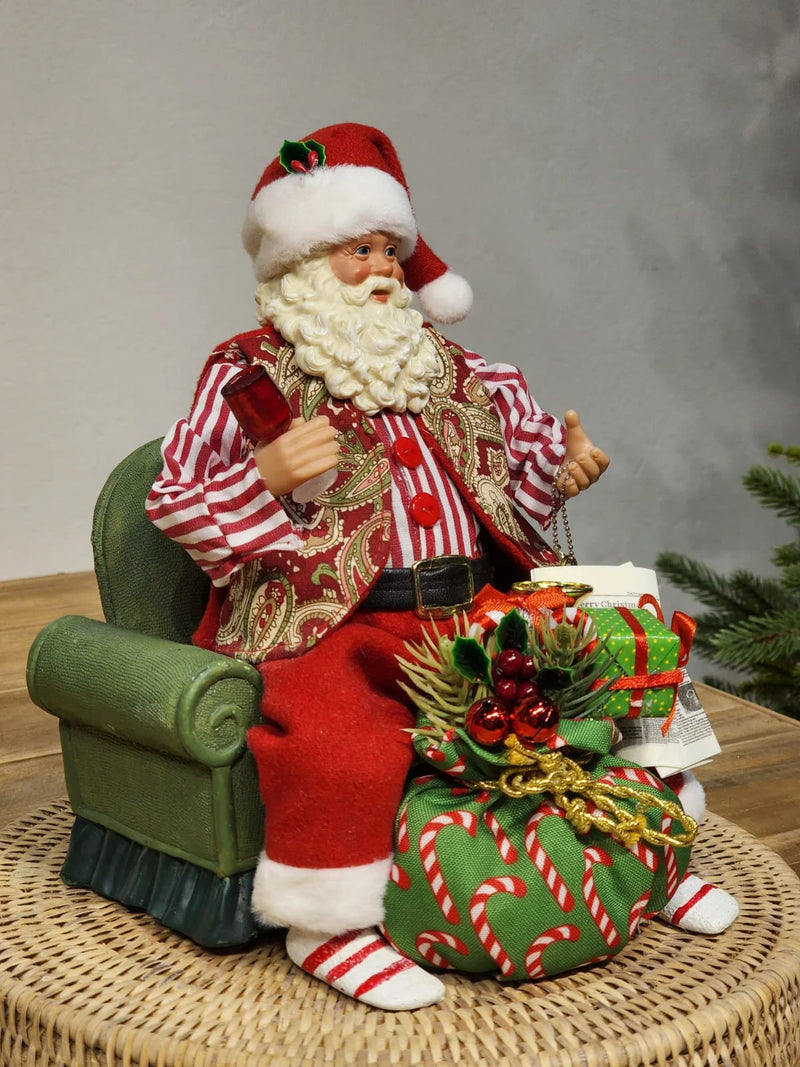 PAPAI NOEL SENTADO NO SOFÁ - COLECIONÁVEL - 28CM